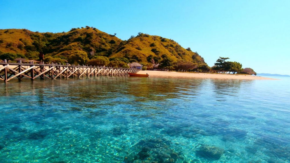 3 Days 2 Nights Komodo Shared Tour on Cabin Boat with AC