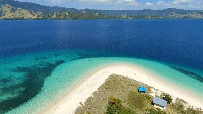 Riung 17 islands