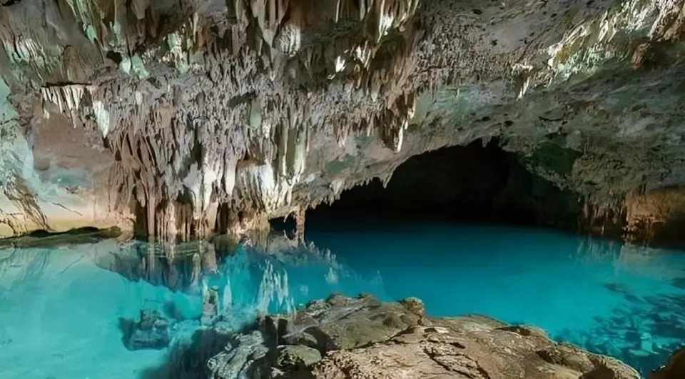Mirror stone cave